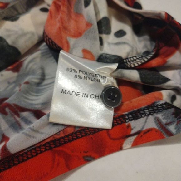 Merchant Tunic High Low Sleeveless Floral Red & Black Size Large - Picture 6 of 6